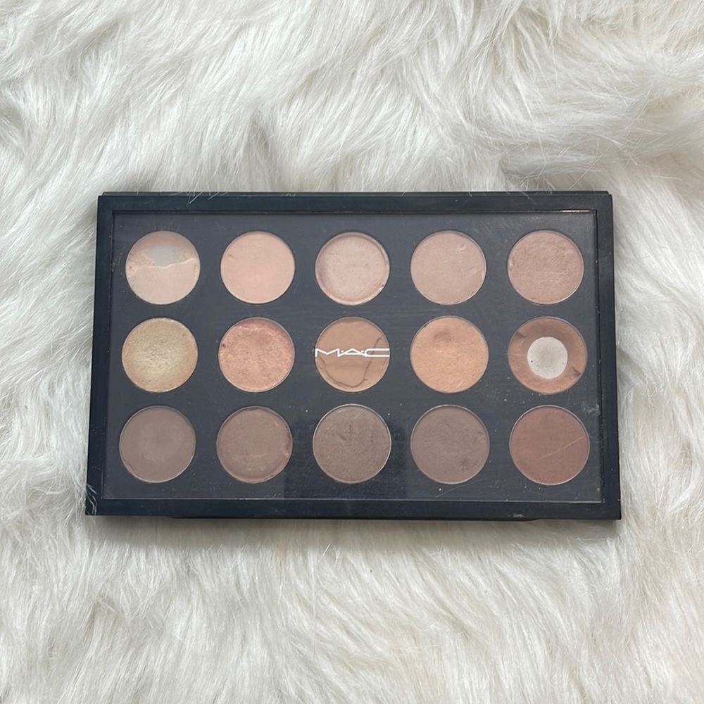 MAC & Makeup Geek Eyeshadow Palette